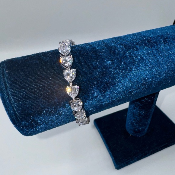 ❤️18k 23ct Heart Tennis Bracelet - Picture 4 of 16